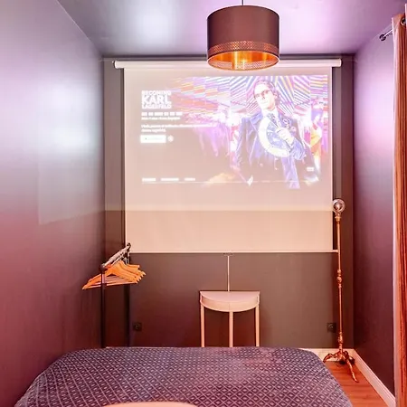 Cinema Center Free Carpark Onyx Apartment